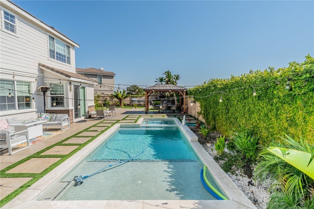 Photo of Listing #CV25181316