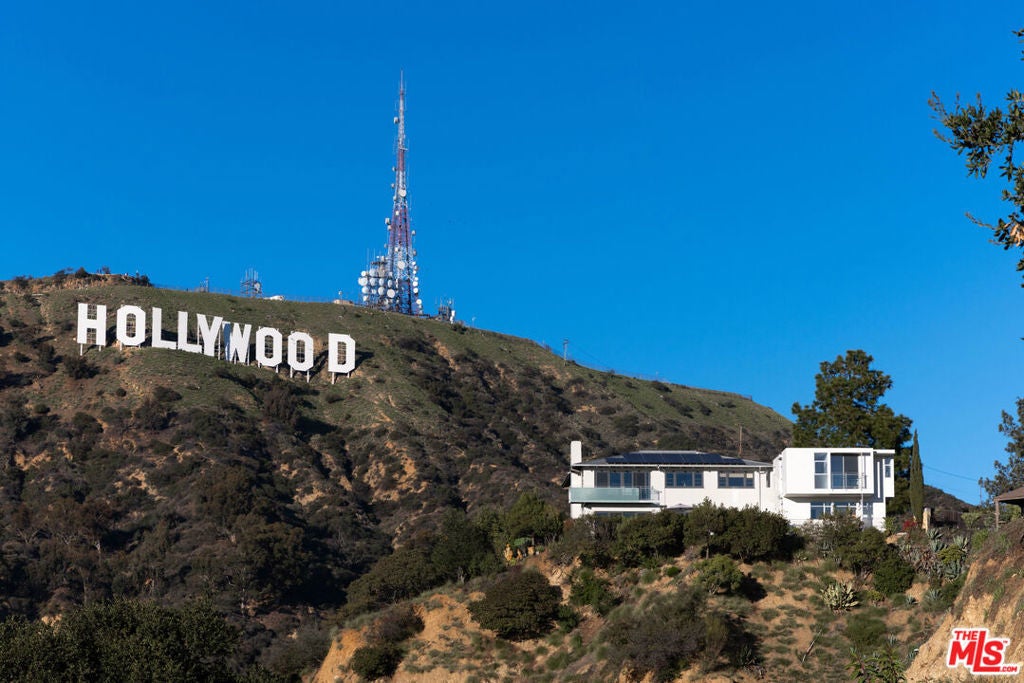 Photo of Listing #25577397