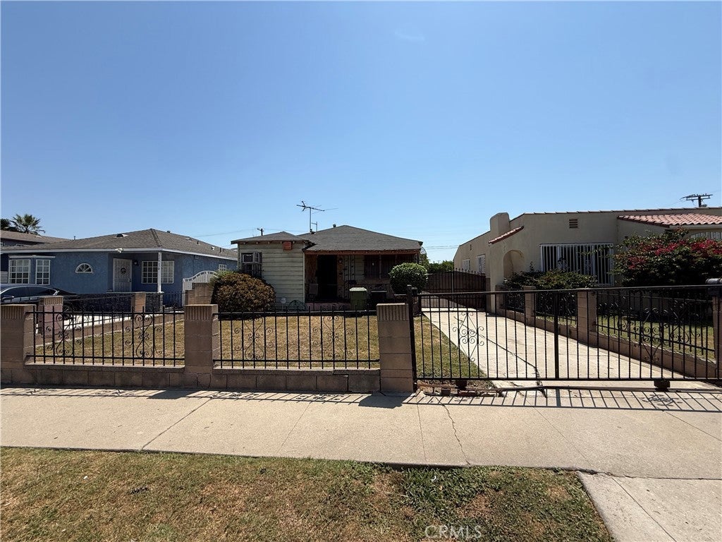 Photo of Listing #CV25181821