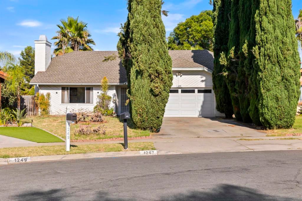 1247 Armstrong Cir, Escondido