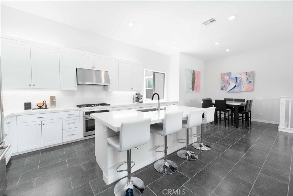 Photo of Listing #CV25183501