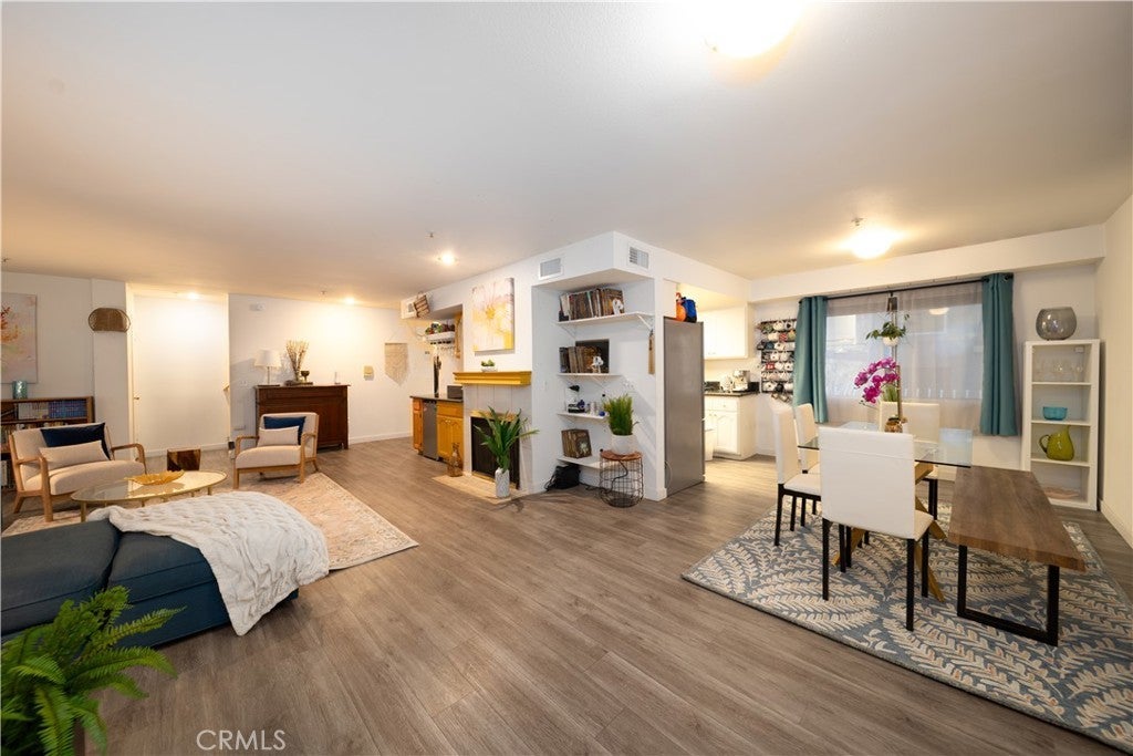 Photo of Listing #SR25178024