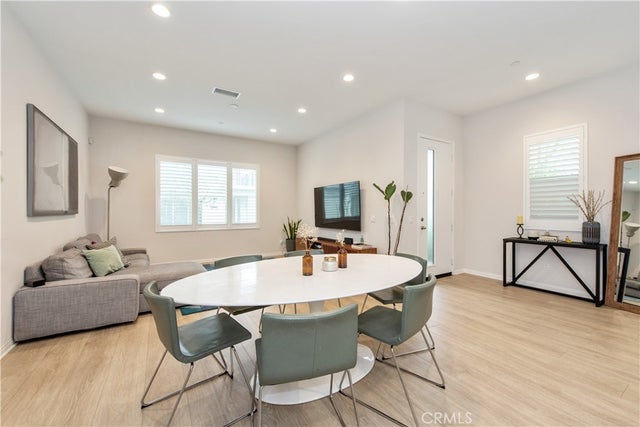 153 Spectacle, Irvine.