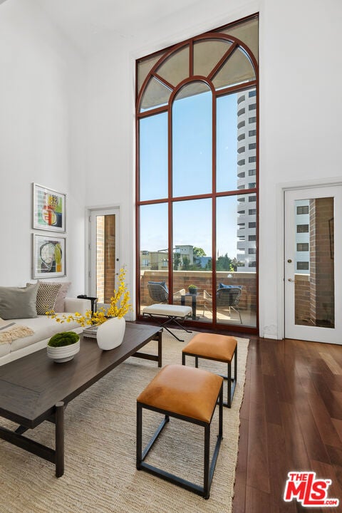 Photo of Listing #25575131