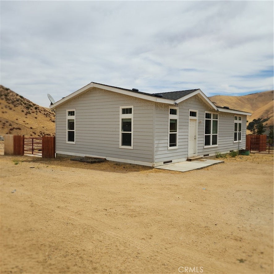 Photo of Listing #SR25181318