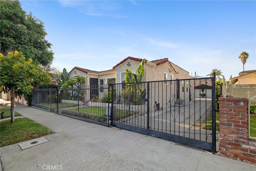 Photo of Listing #SR25184083