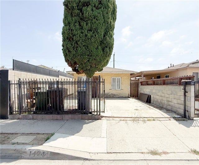 1424 W 152nd Street, Compton