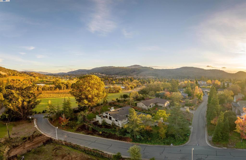 676 Scotland Court, Santa Rosa