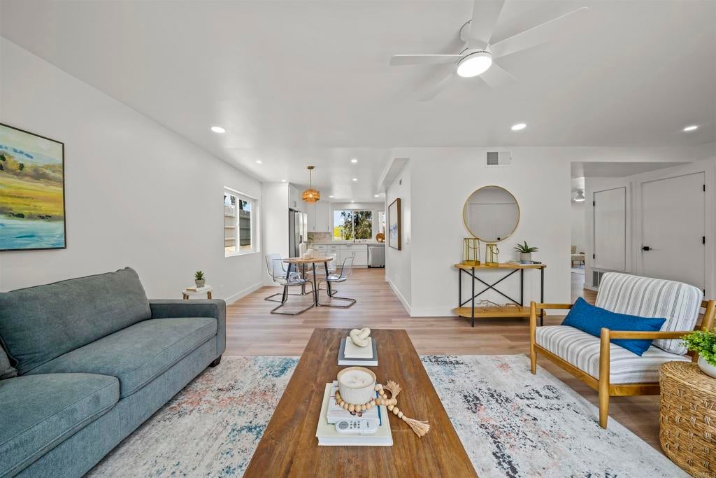 Photo of Listing #PTP2506252