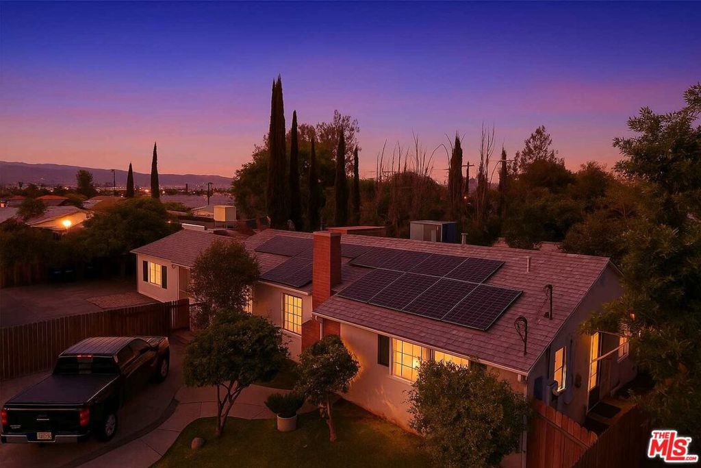 Photo of Listing #25579177