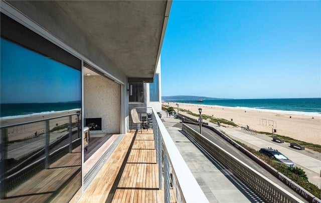 2208 The Strand, Manhattan Beach.