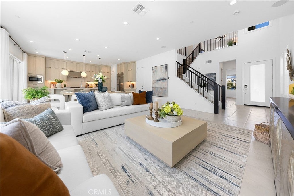 Photo of Listing #SR25184316