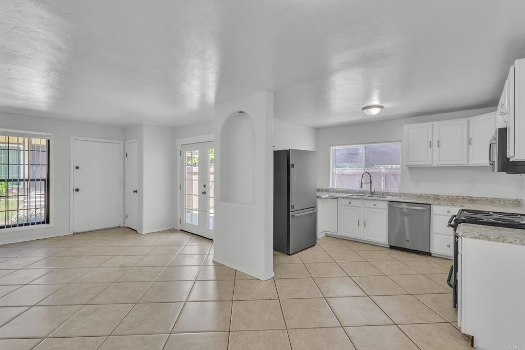 Photo of Listing #PTP2506267