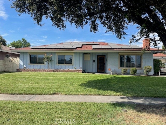 Photo of Listing #IV25184872