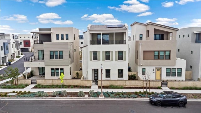 392 Baluster, Irvine