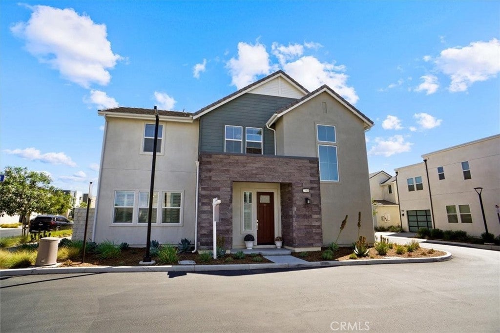 Photo of Listing #SR25186060