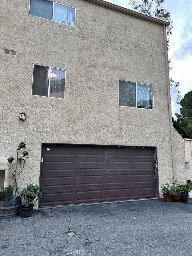 9542 Via Venezia, Burbank