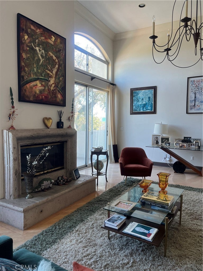 Photo of Listing #DW25186869