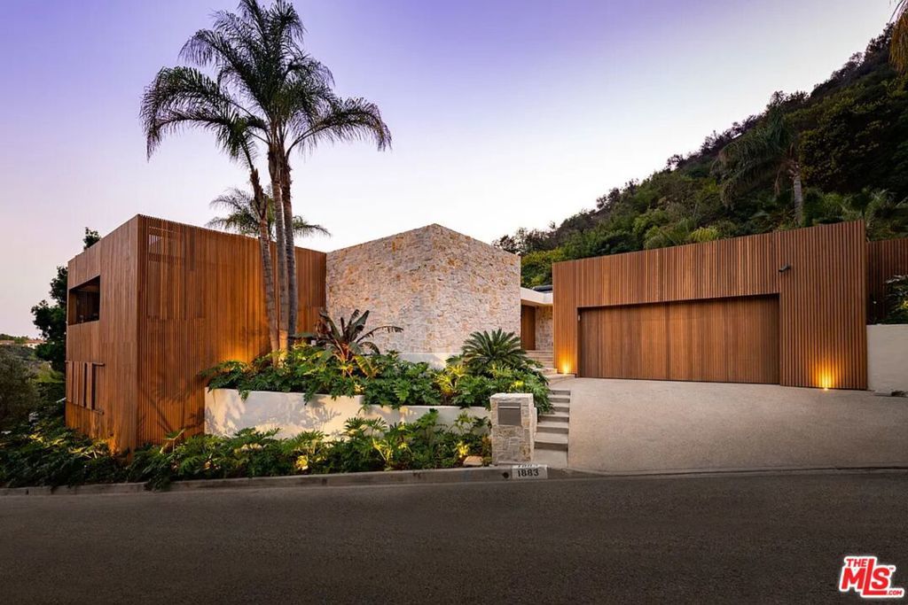 Photo of Listing #25580015