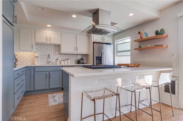 609 Meyer Lane 11, Redondo Beach.