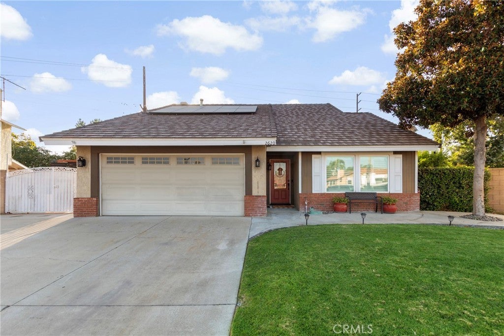 Photo of Listing #IV25187246