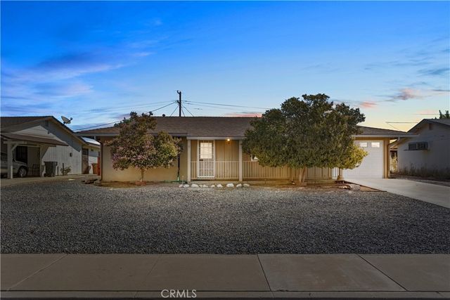 504 Pebble Beach Drive, Bakersfield