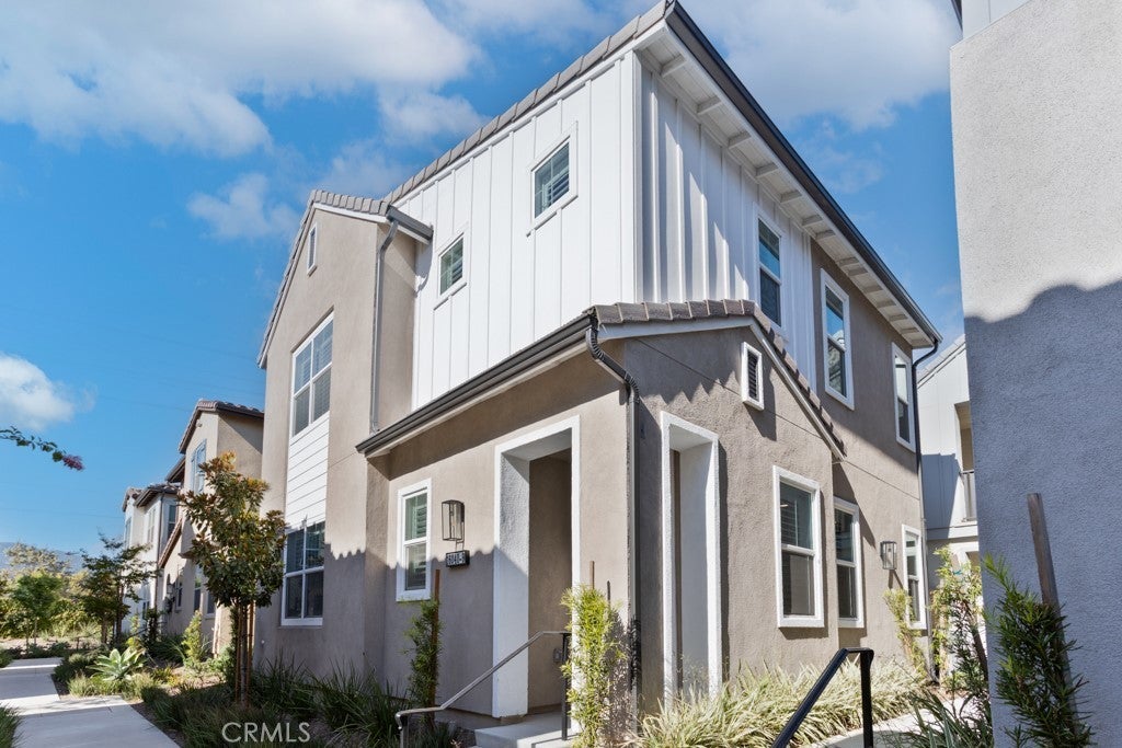 Photo of Listing #IV25186888