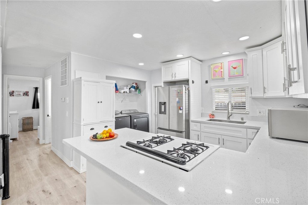 Photo of Listing #IV25185309