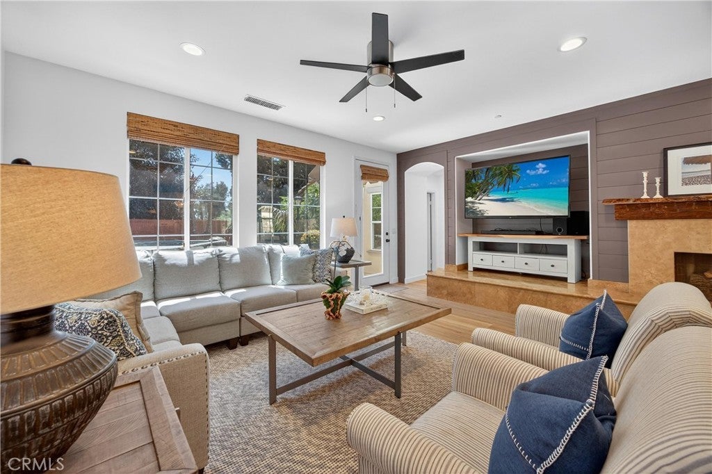 Photo of Listing #PW25188203