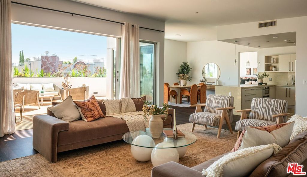 Photo of Listing #25581175