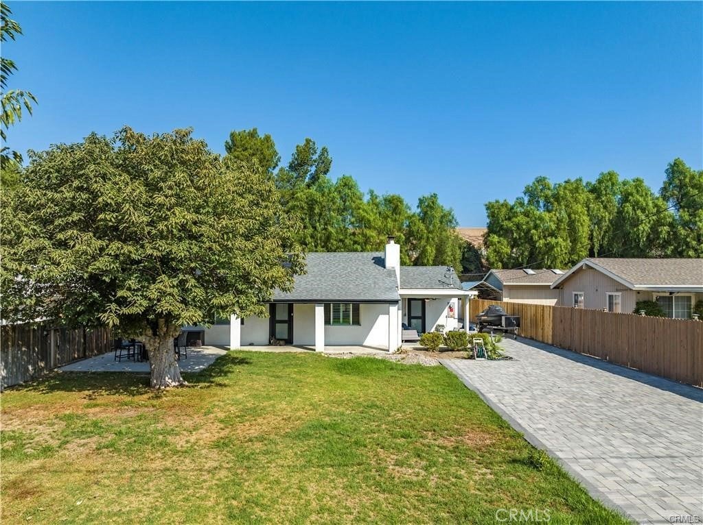 Photo of Listing #SR25189293