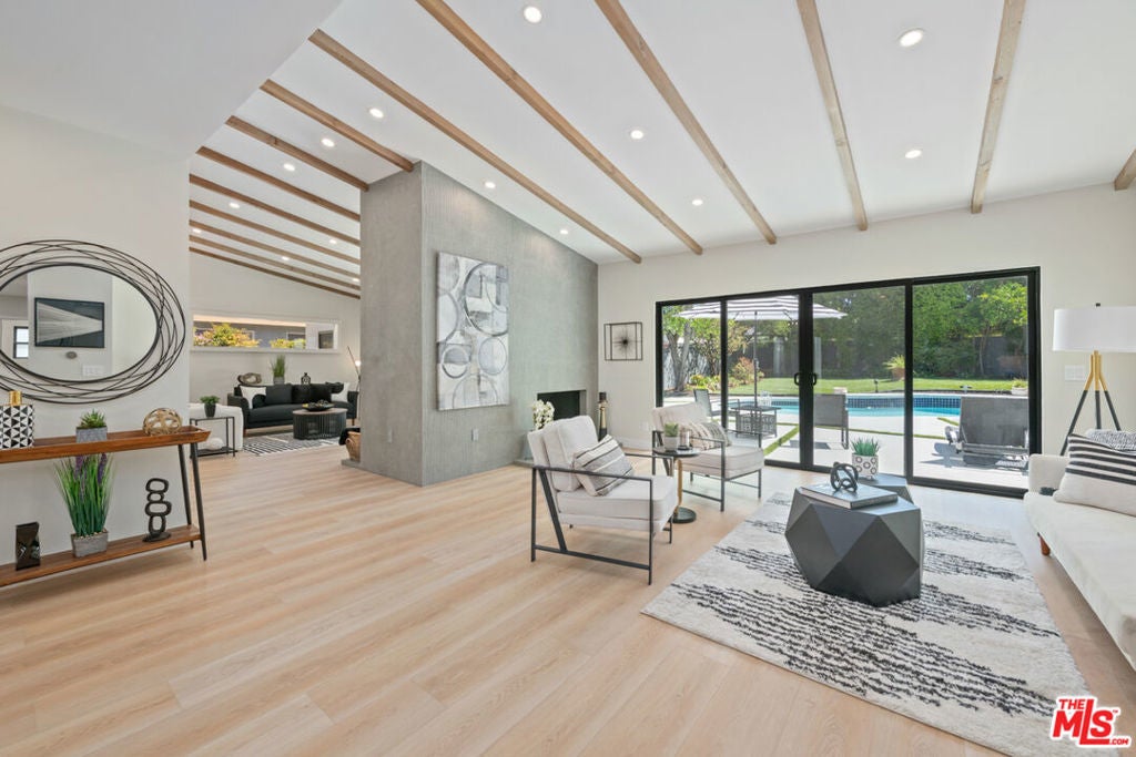 Photo of Listing #25581819