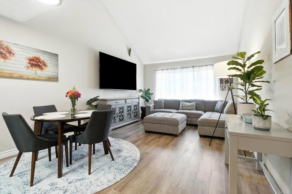 Photo of Listing #PTP2506422