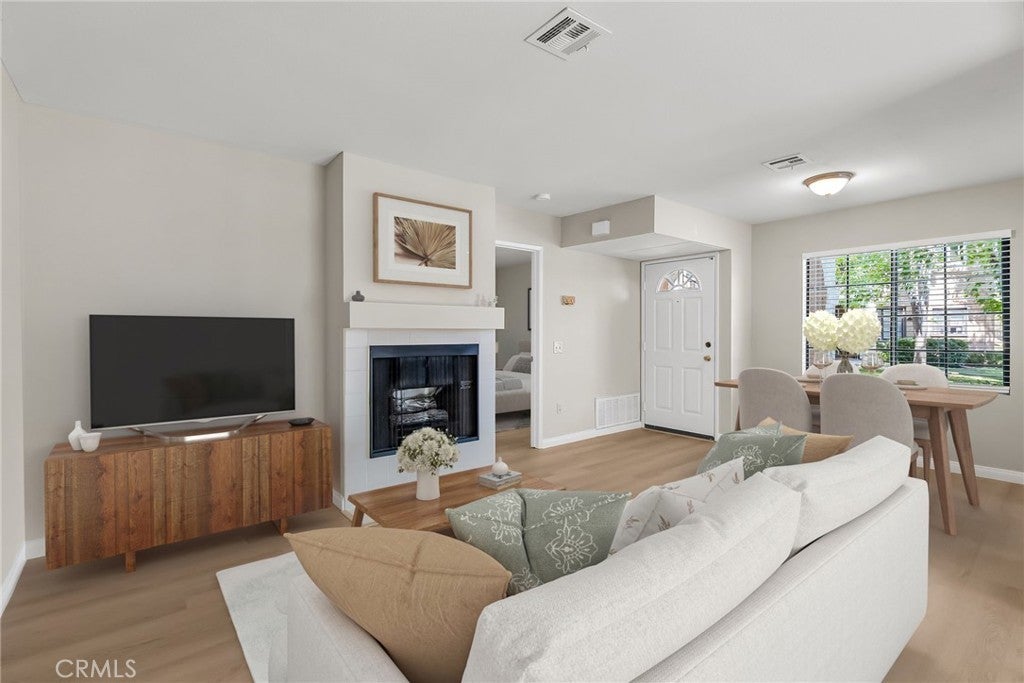 Photo of Listing #IV25157904