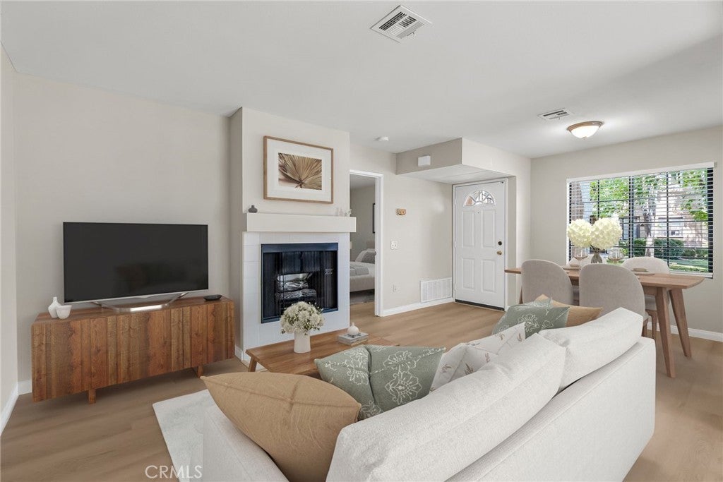 Photo of Listing #IV25157904