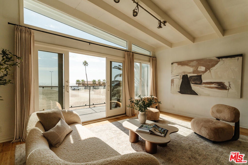 Photo of Listing #25581971