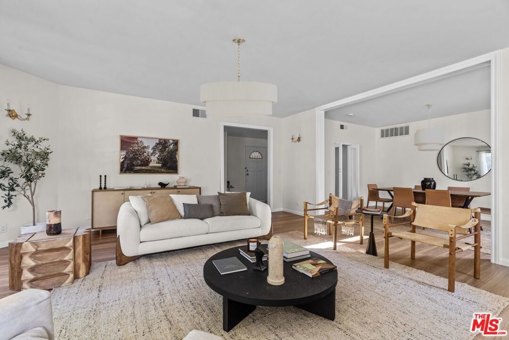 Photo of Listing #25581727