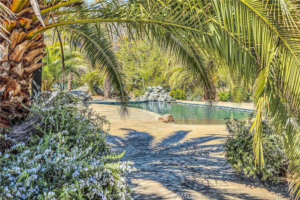 Photo of Listing #LC25190170