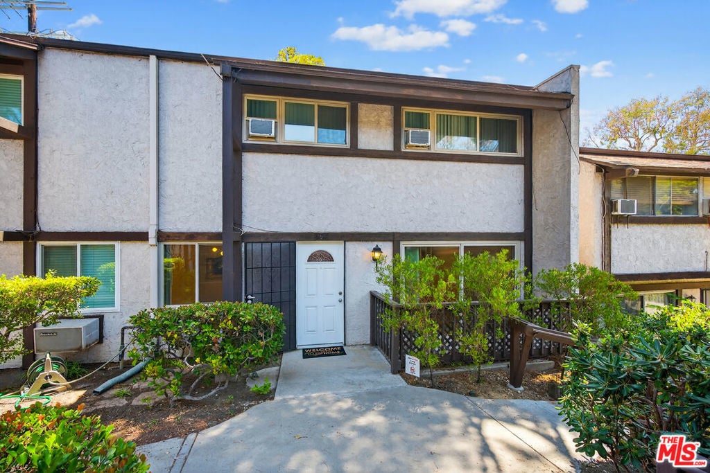 Photo of Listing #25582393