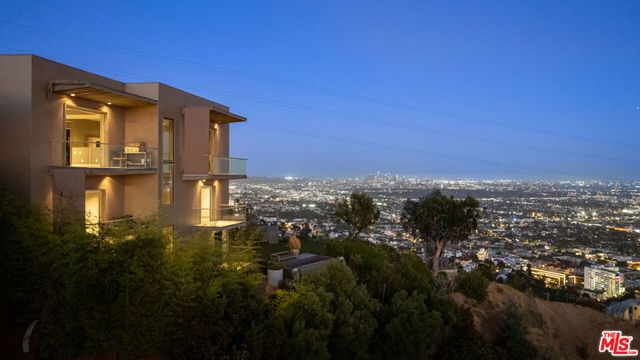 1600 Viewmont Drive, Los Angeles
