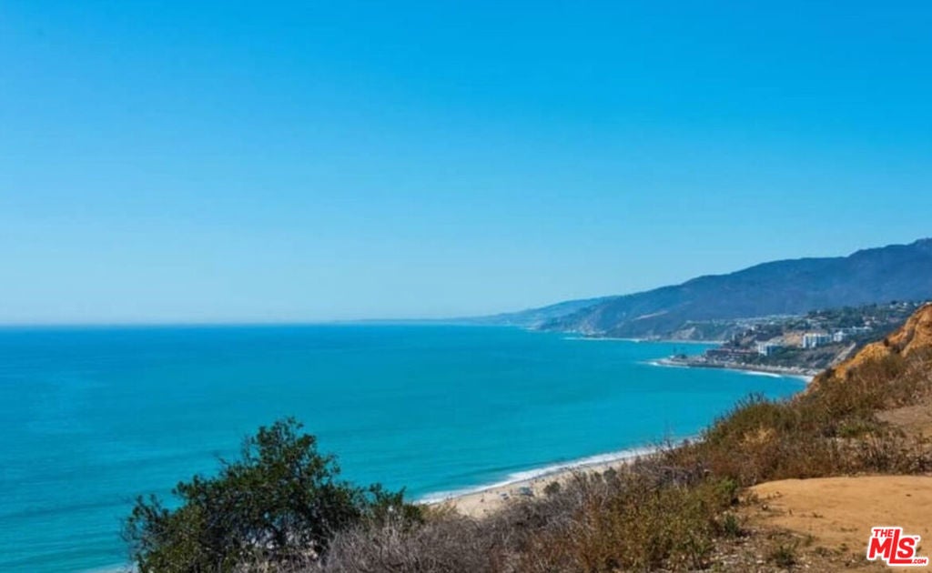 Photo of Listing #25582767