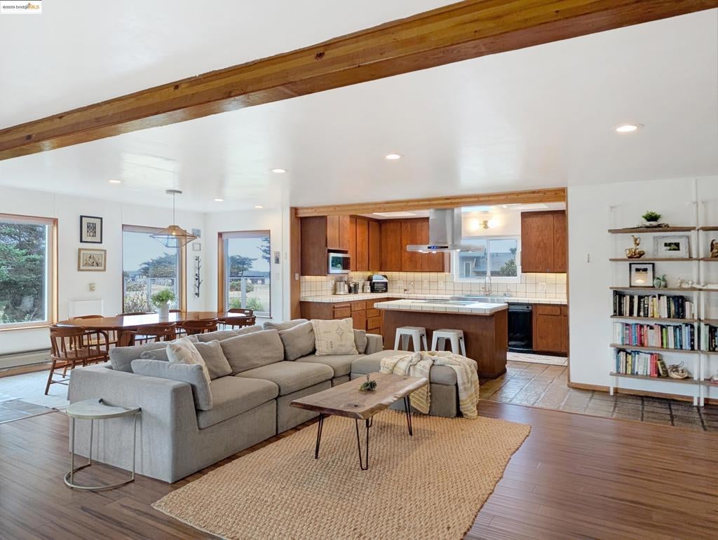 Photo of Listing #41109362