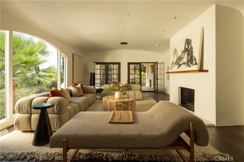 Photo of Listing #SR25190240