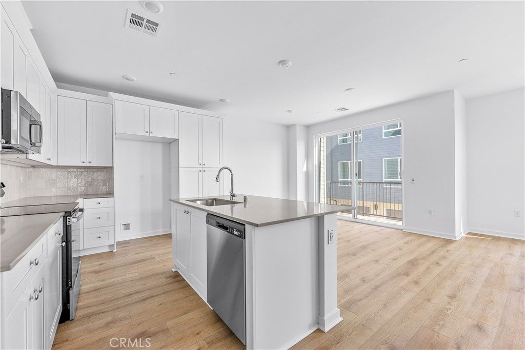 Photo of Listing #SR25192704