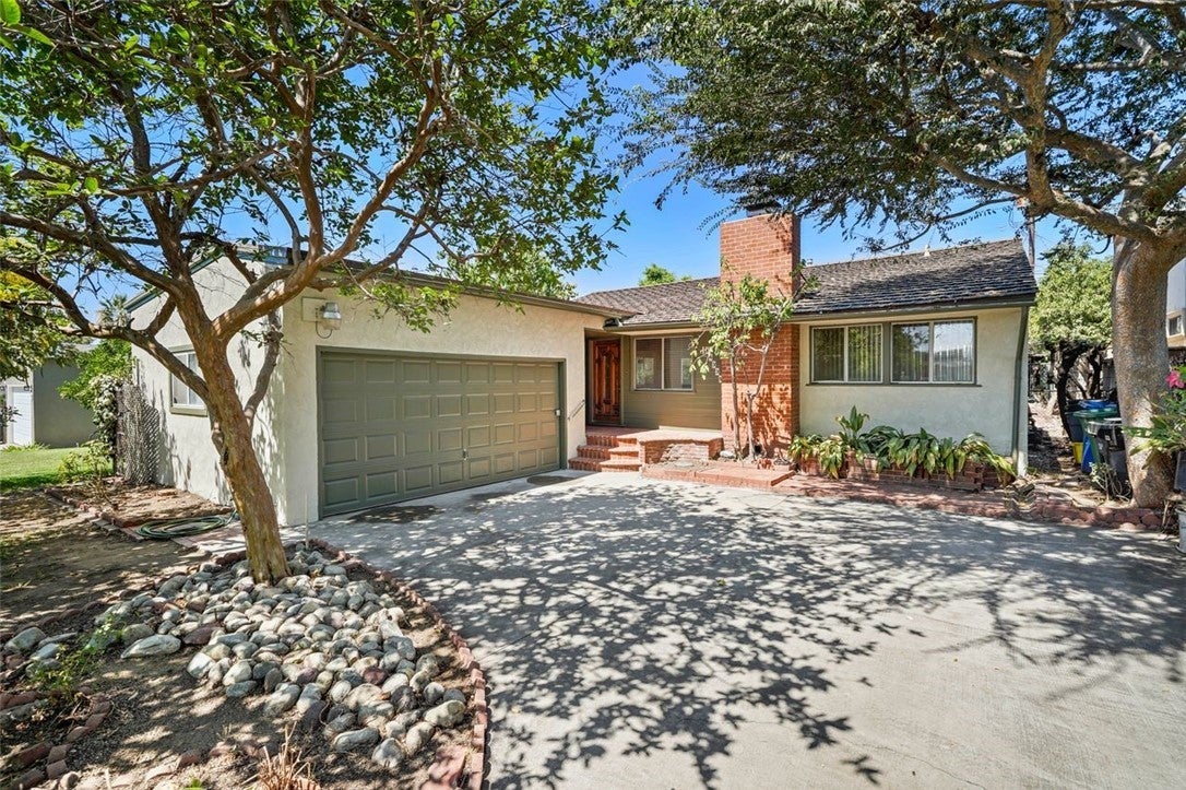 Photo of Listing #SR25192887