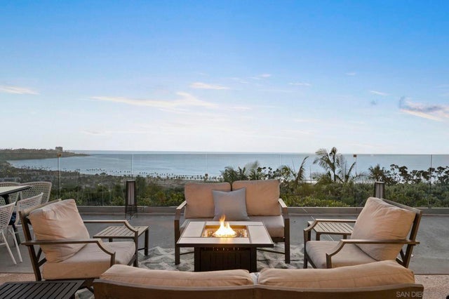 8390 Prestwick Dr, La Jolla.