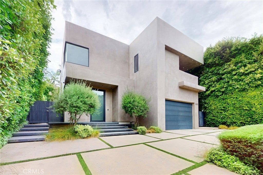 Photo of Listing #SR25193517