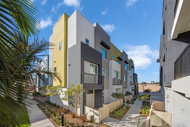 1097 N Harbor Boulevard, Anaheim