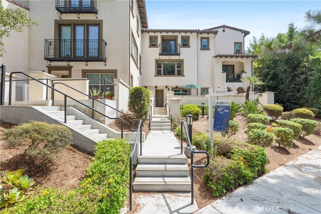 Photo of Listing #PW25193199