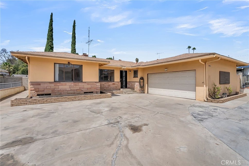 Photo of Listing #IV25194219